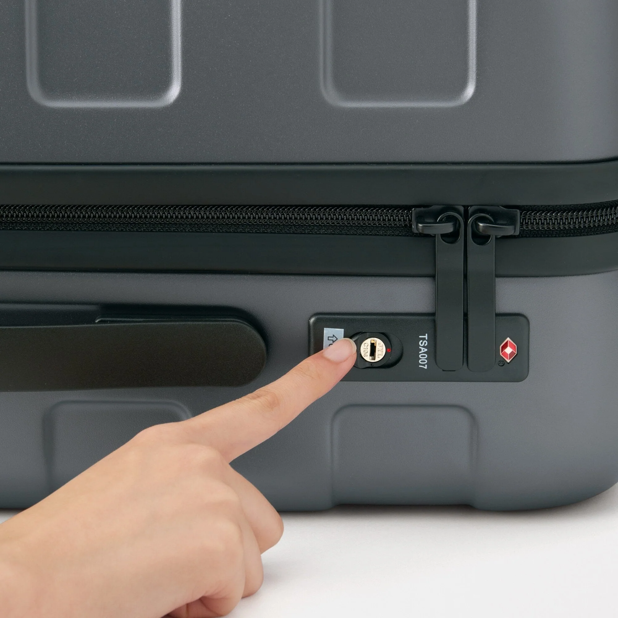 Adjustable Handle Hard Shell Suitcase 36L | Carry-On - Image 36