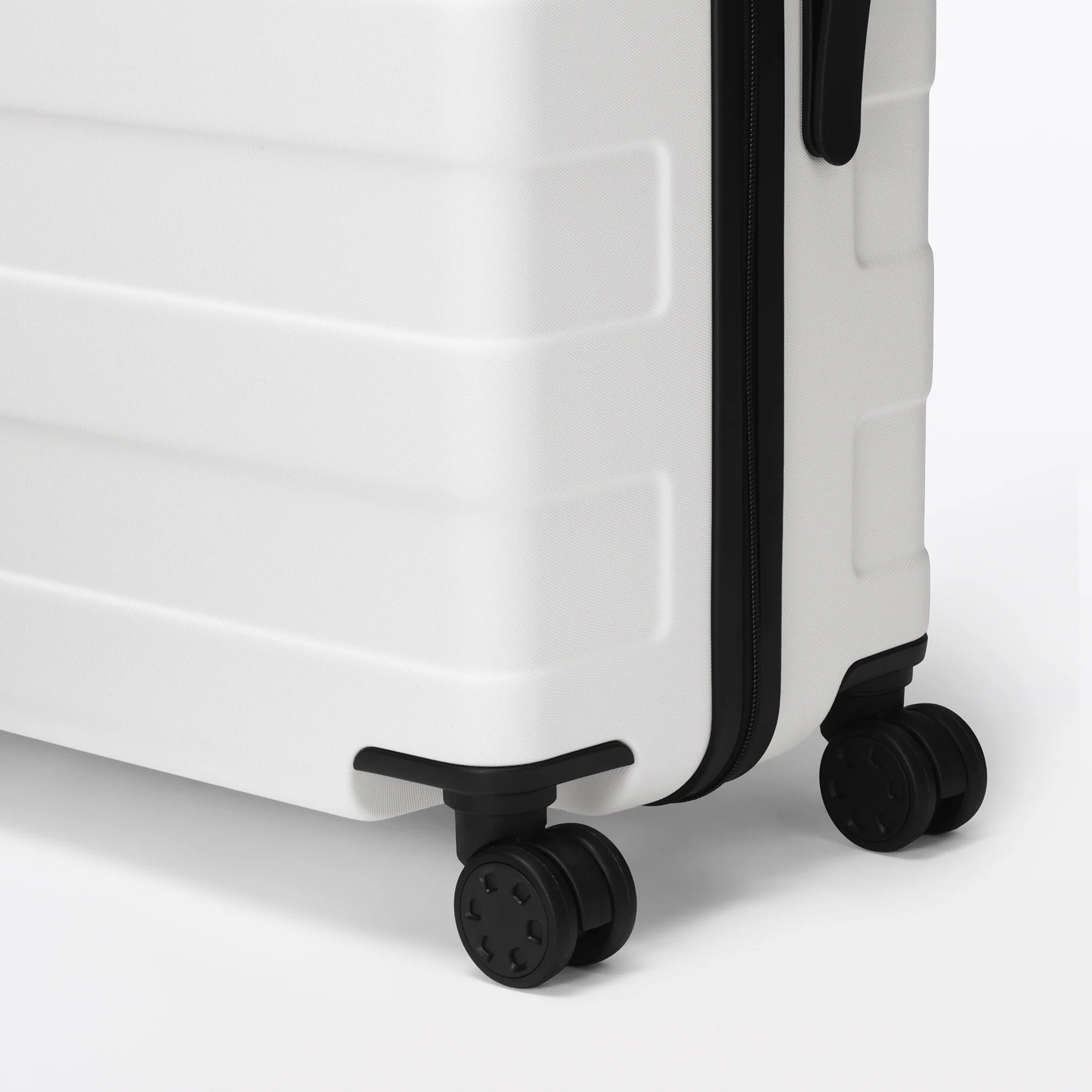 Hard Shell Suitcase 75L | Check-In - Image 92