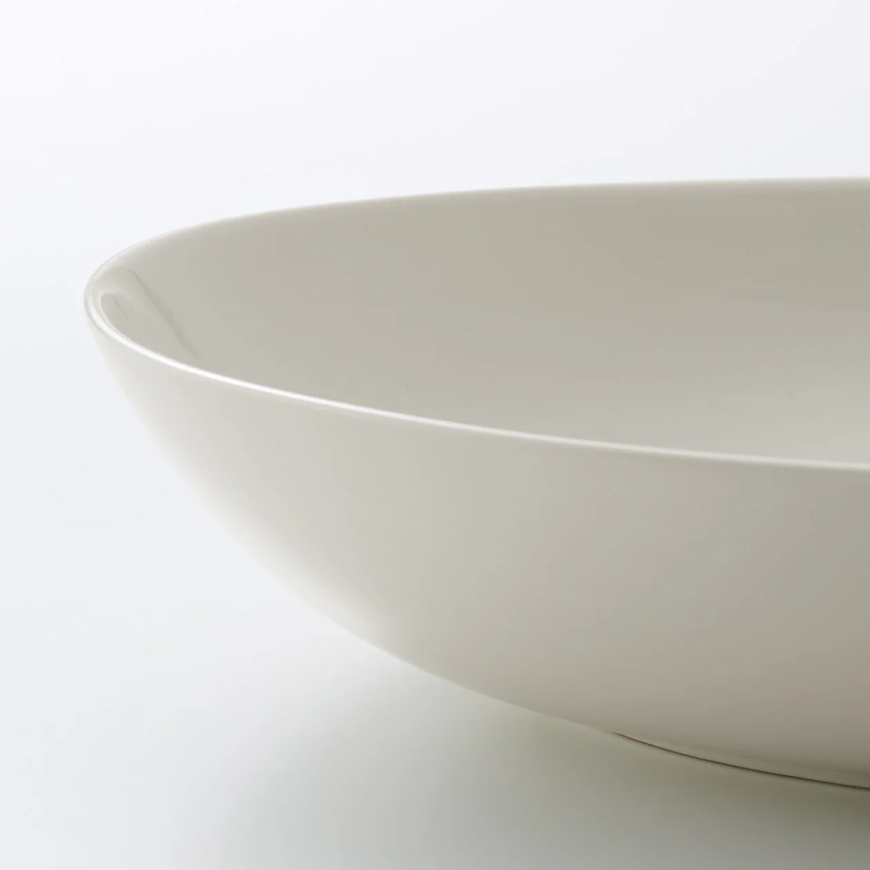 Beige Porcelain Curry and Pasta Dish - Image 5