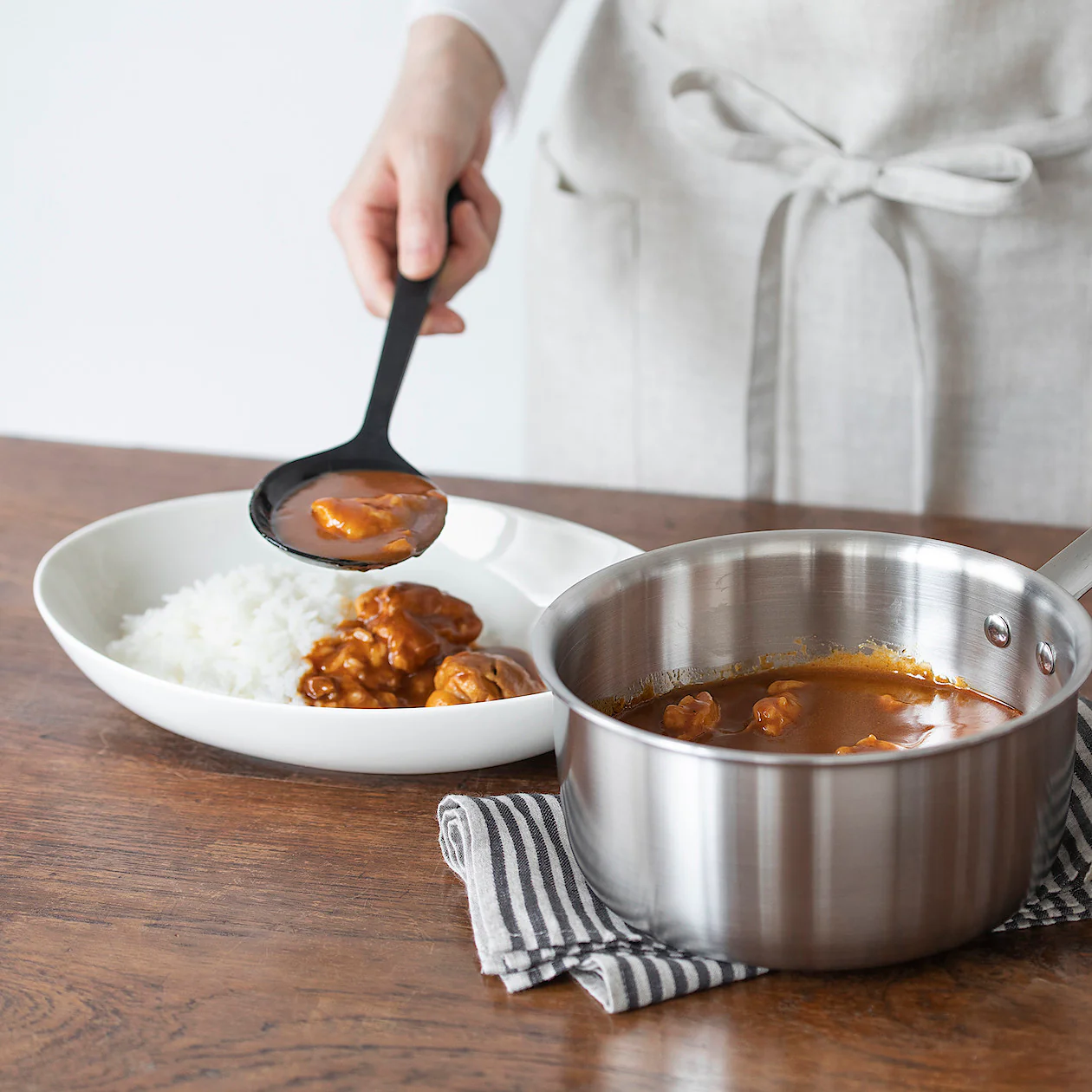 Beige Porcelain Curry and Pasta Dish - Image 6