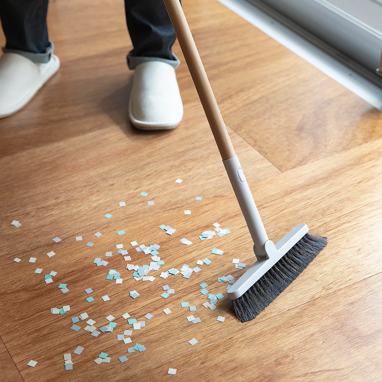 Cleaning System Short Wooden Pole - Image 3