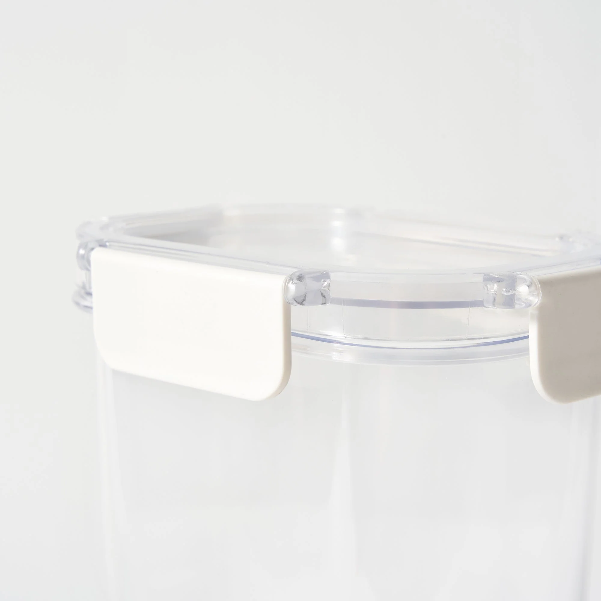 Clear Storage Container - 56.1 fl oz - Image 10