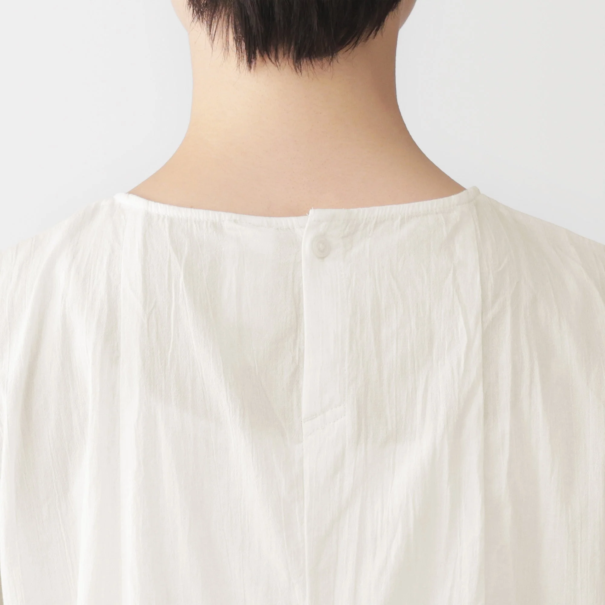 Cotton Crepe Sleeveless Blouse - Image 18