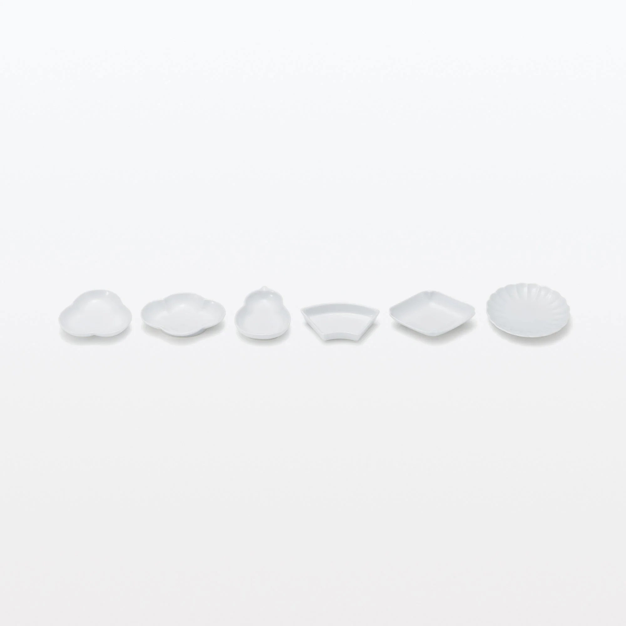 Hasami Ware Lucky Small Plate - Chrysanthemum - White - Image 7