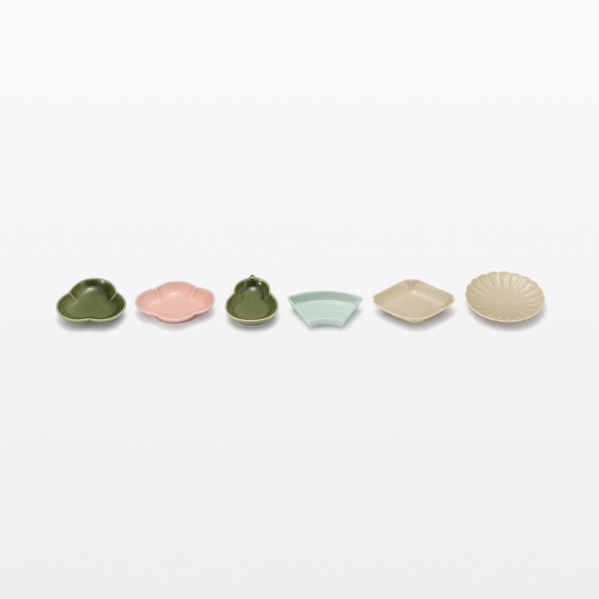 Hasami Ware Lucky Small Plate - Pine - Pine Green - Image 7
