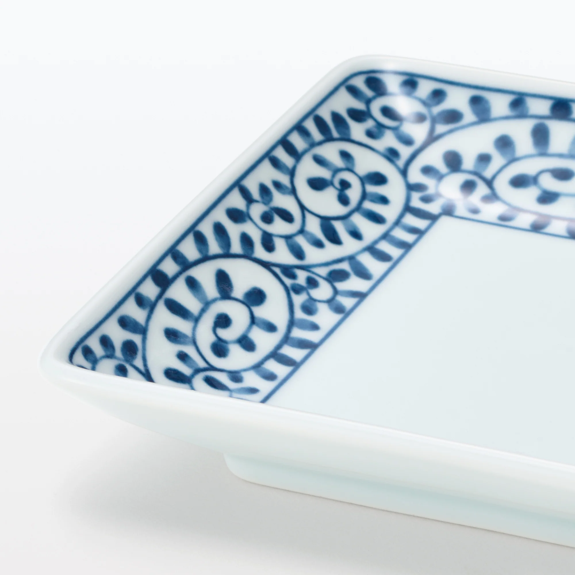 Hasami Ware Square Plate - Arabesque Pattern - Image 6