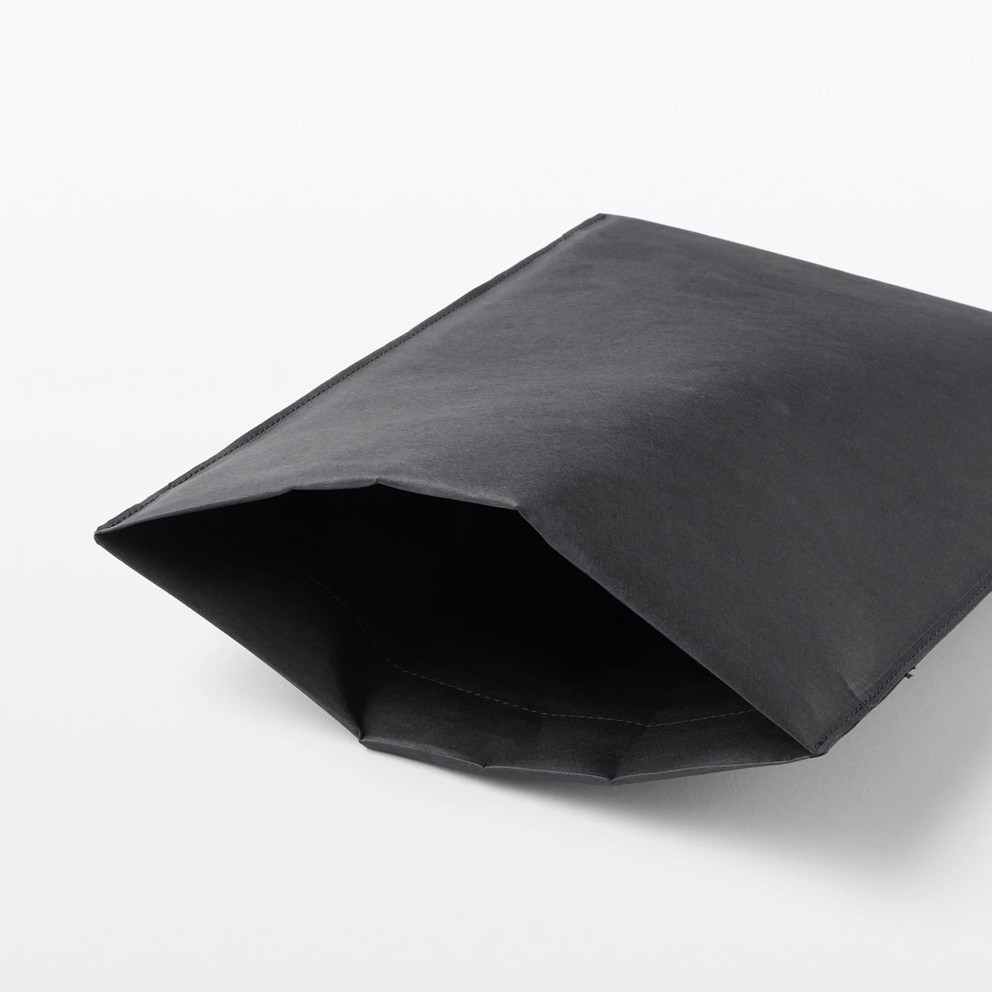Jeans' Back Patch Tablet Case - Dark Gray - Image 3