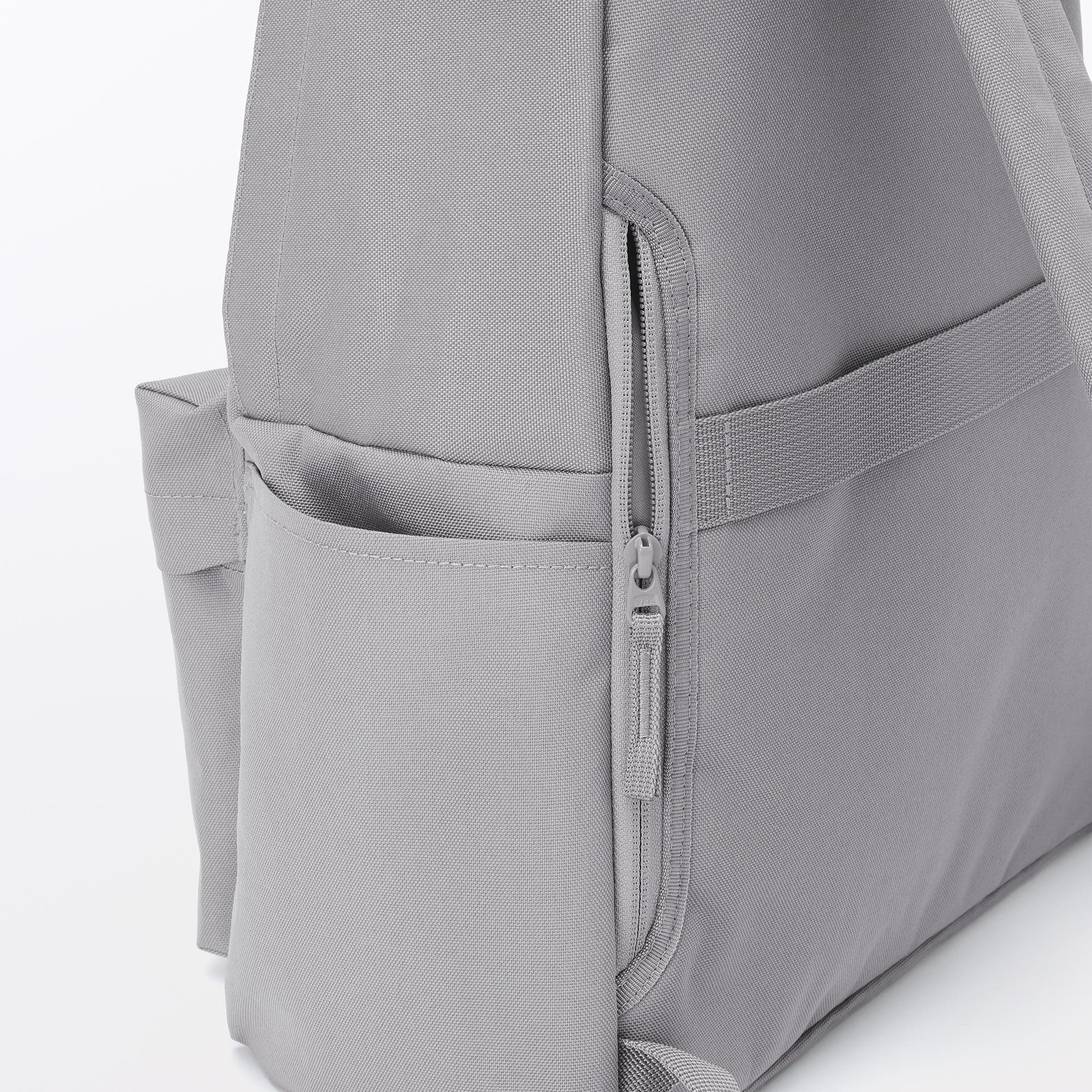 Less Tiring Water Repellent Backpack - Image 8