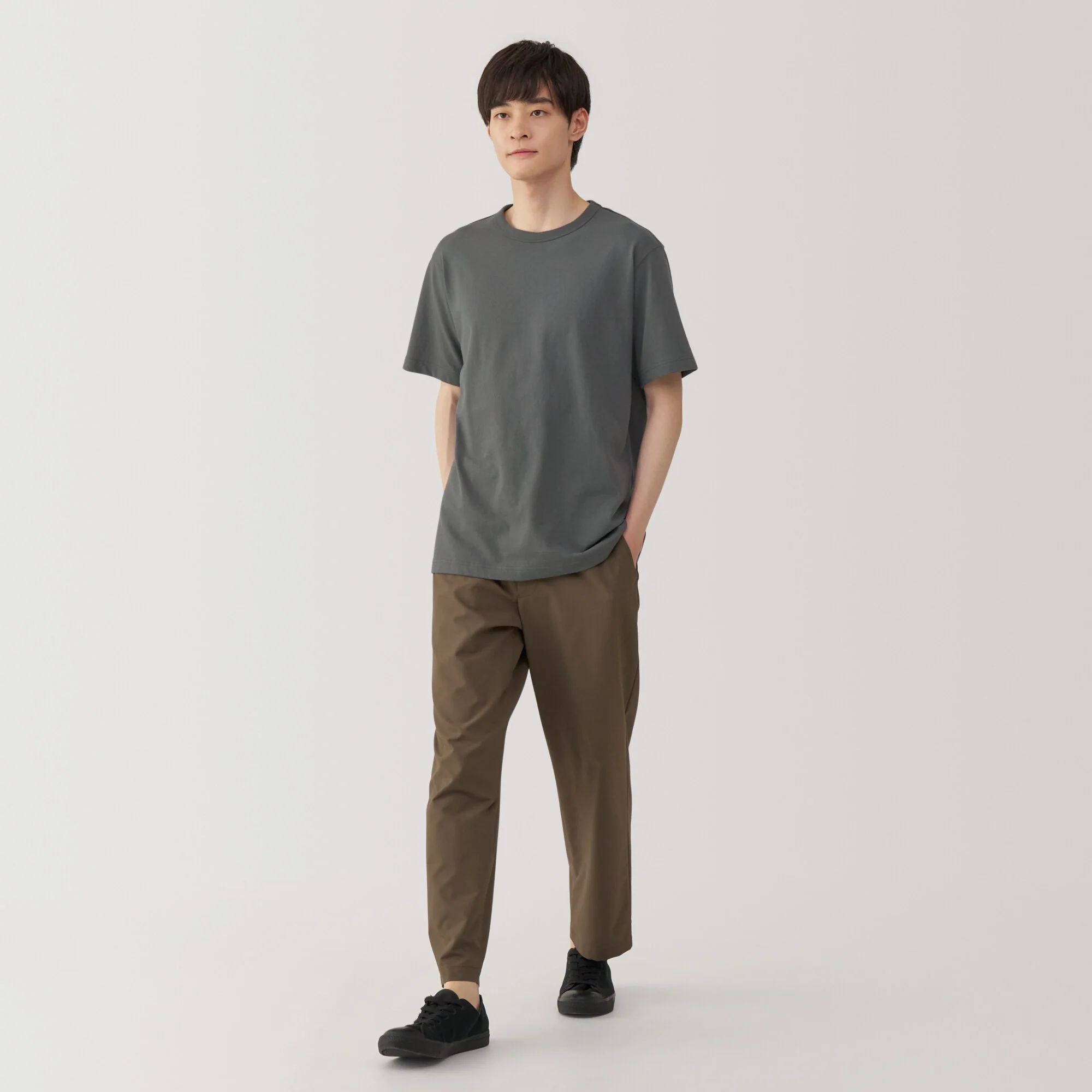 Men's Washed Heavyweight Crewneck T-Shirt - Image 25