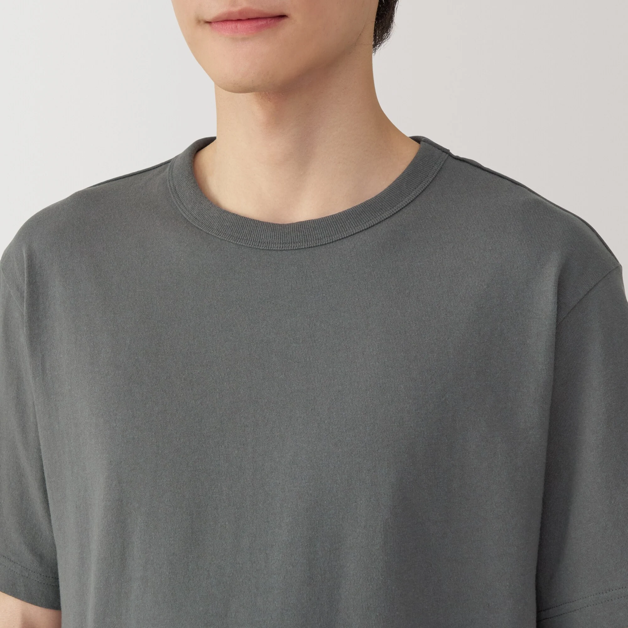 Men's Washed Heavyweight Crewneck T-Shirt - Image 28