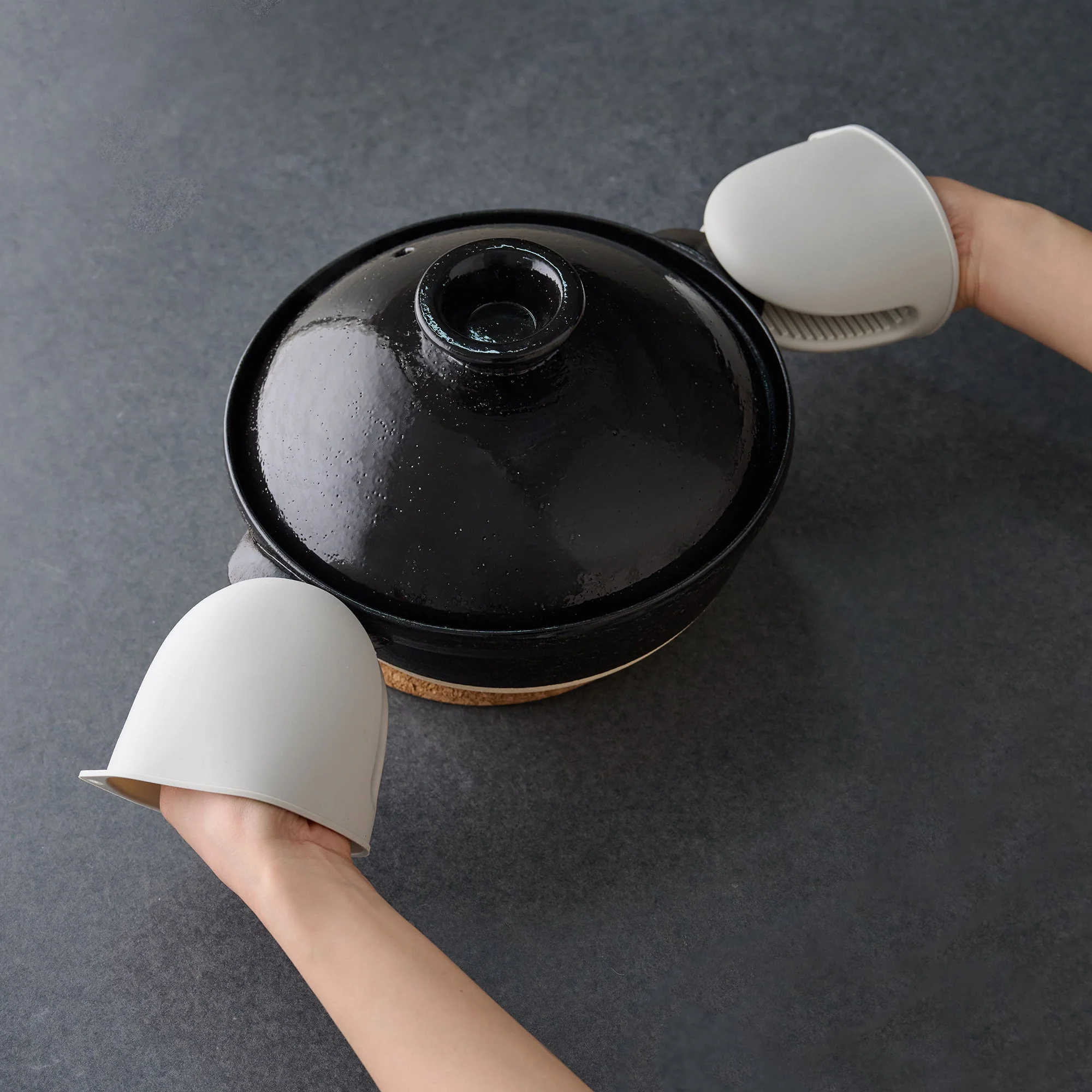 Mini Silicone Oven Mitt - Image 2