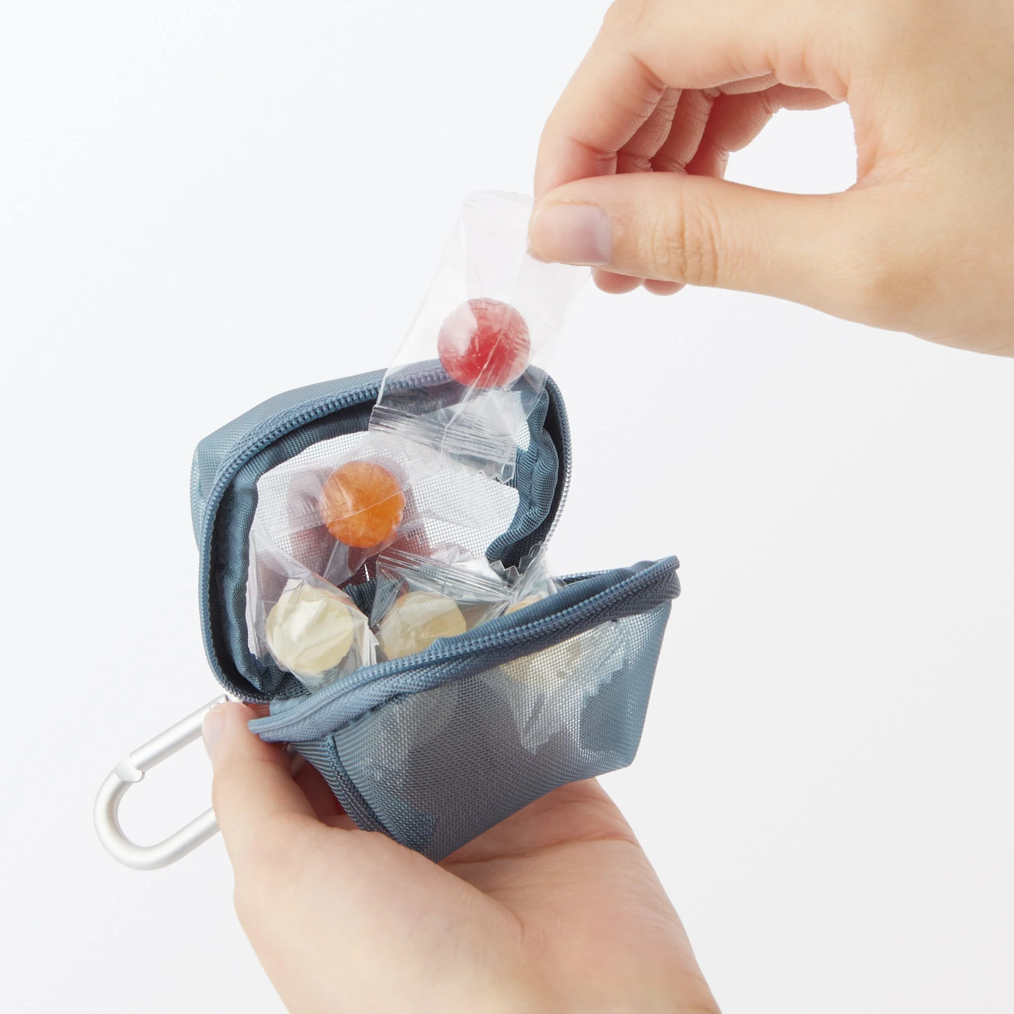 Nylon Mesh Compact Pouch - Image 2