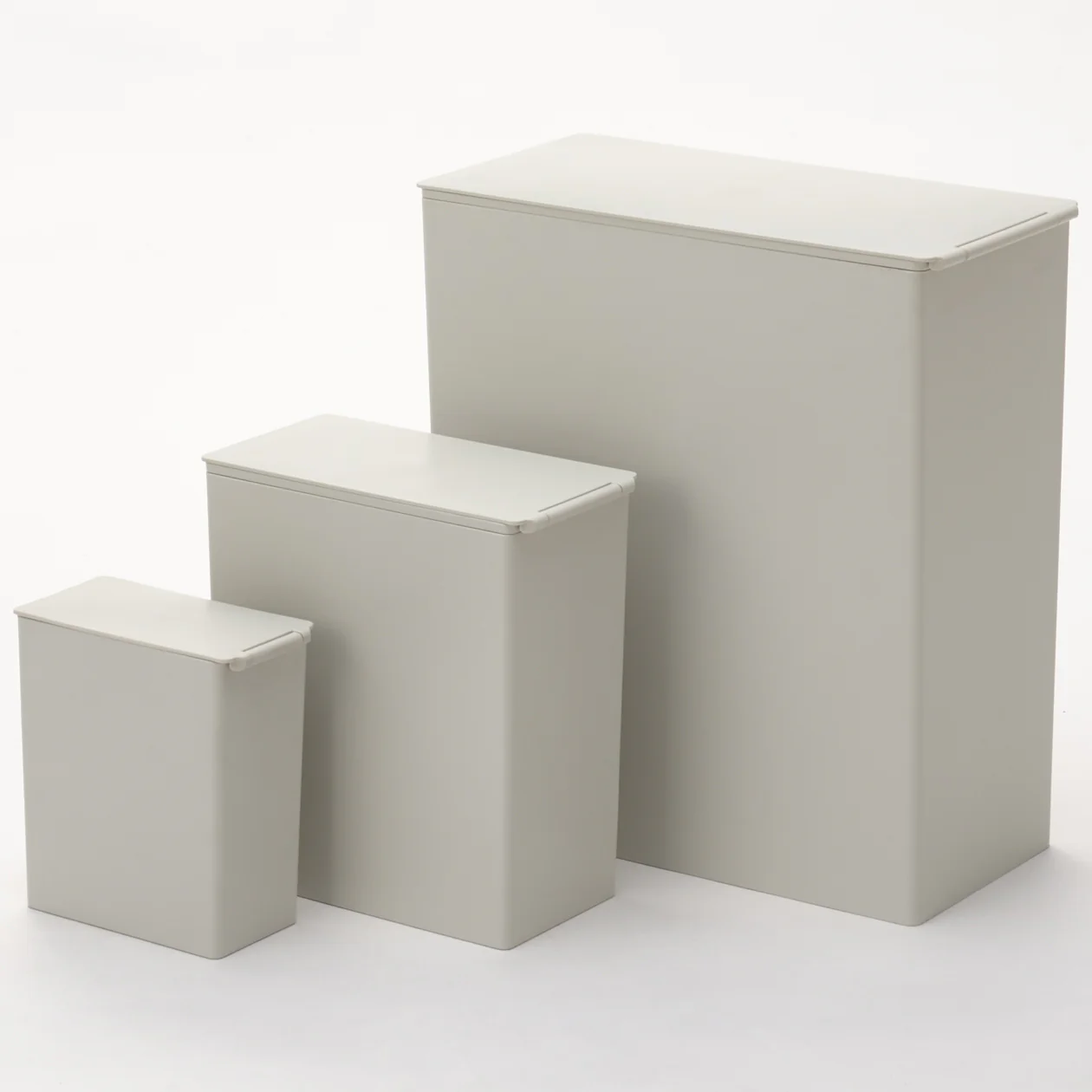 Polypropylene Dust Bin with Lid - Image 5