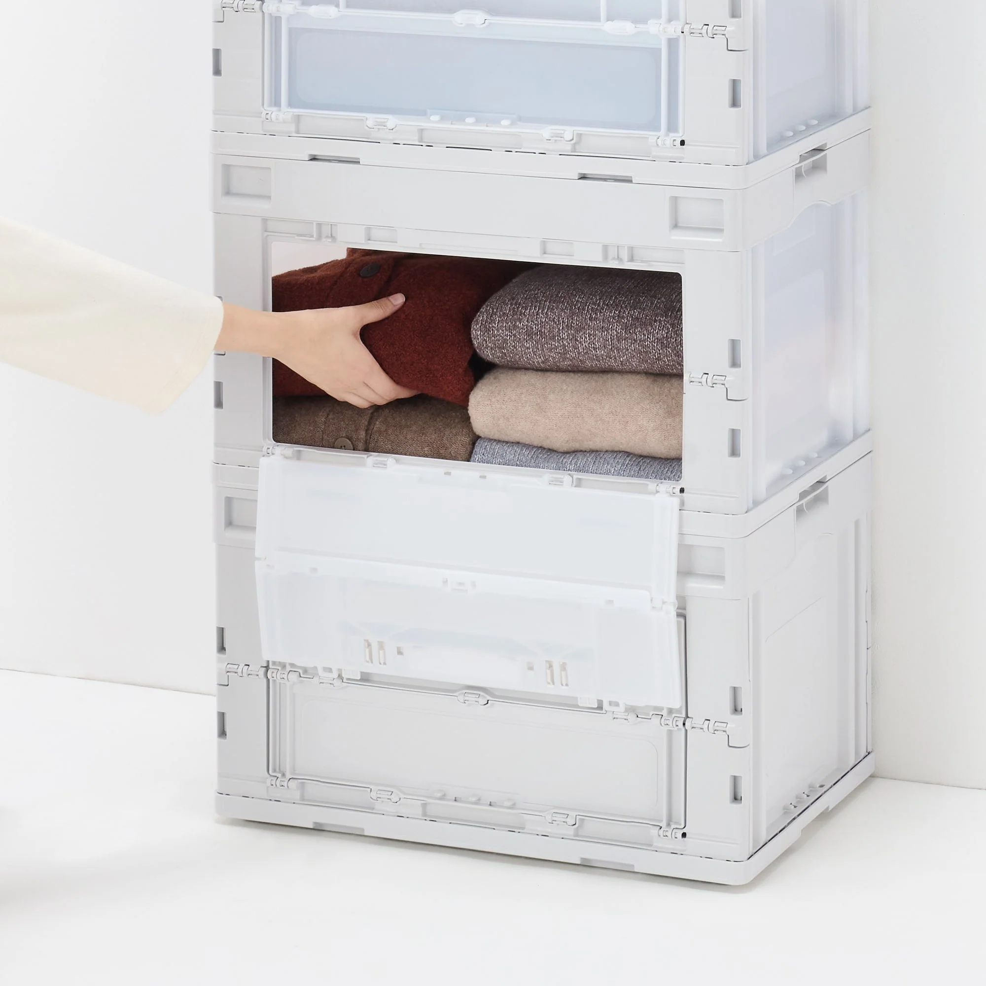 Polypropylene Translucent Folding Crate (52.8 Qt) - Image 14
