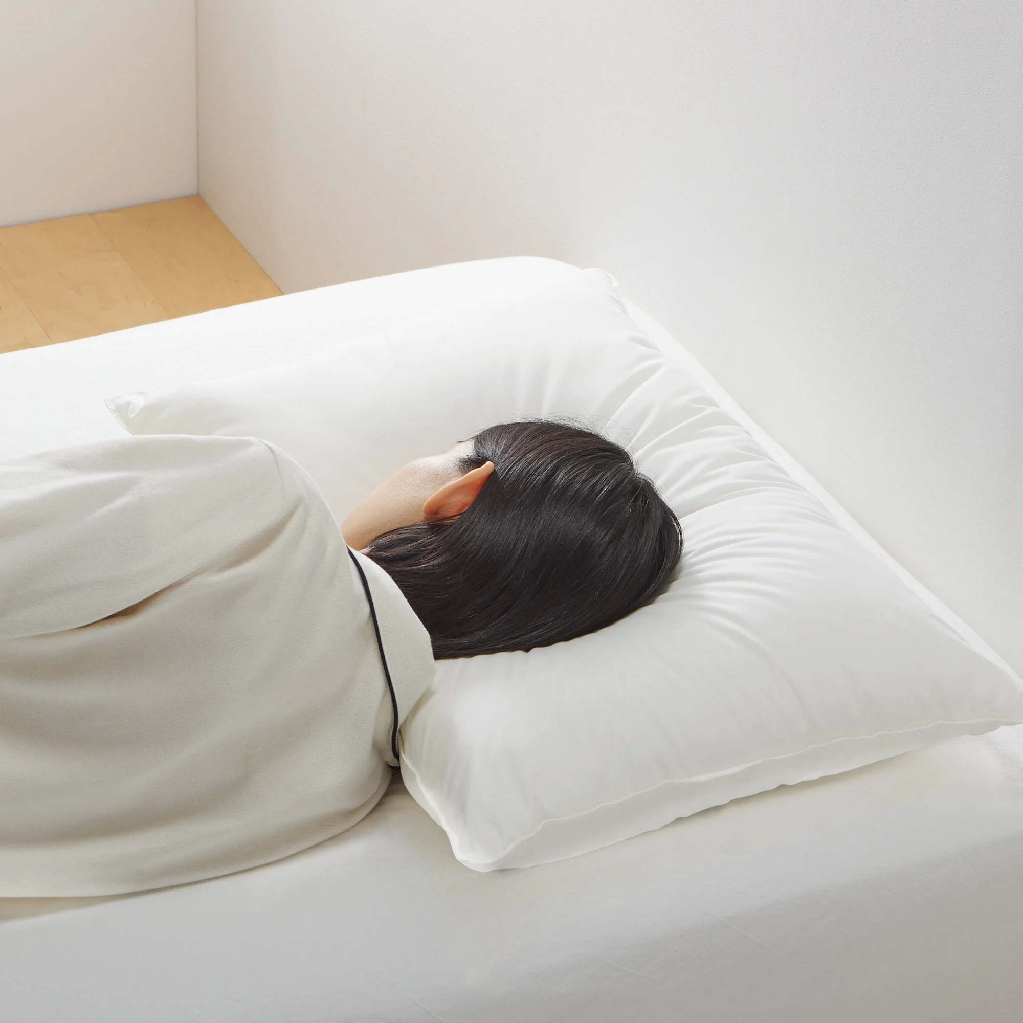 Quick Dry Fluffy Pillow (20 x 28") - Image 5