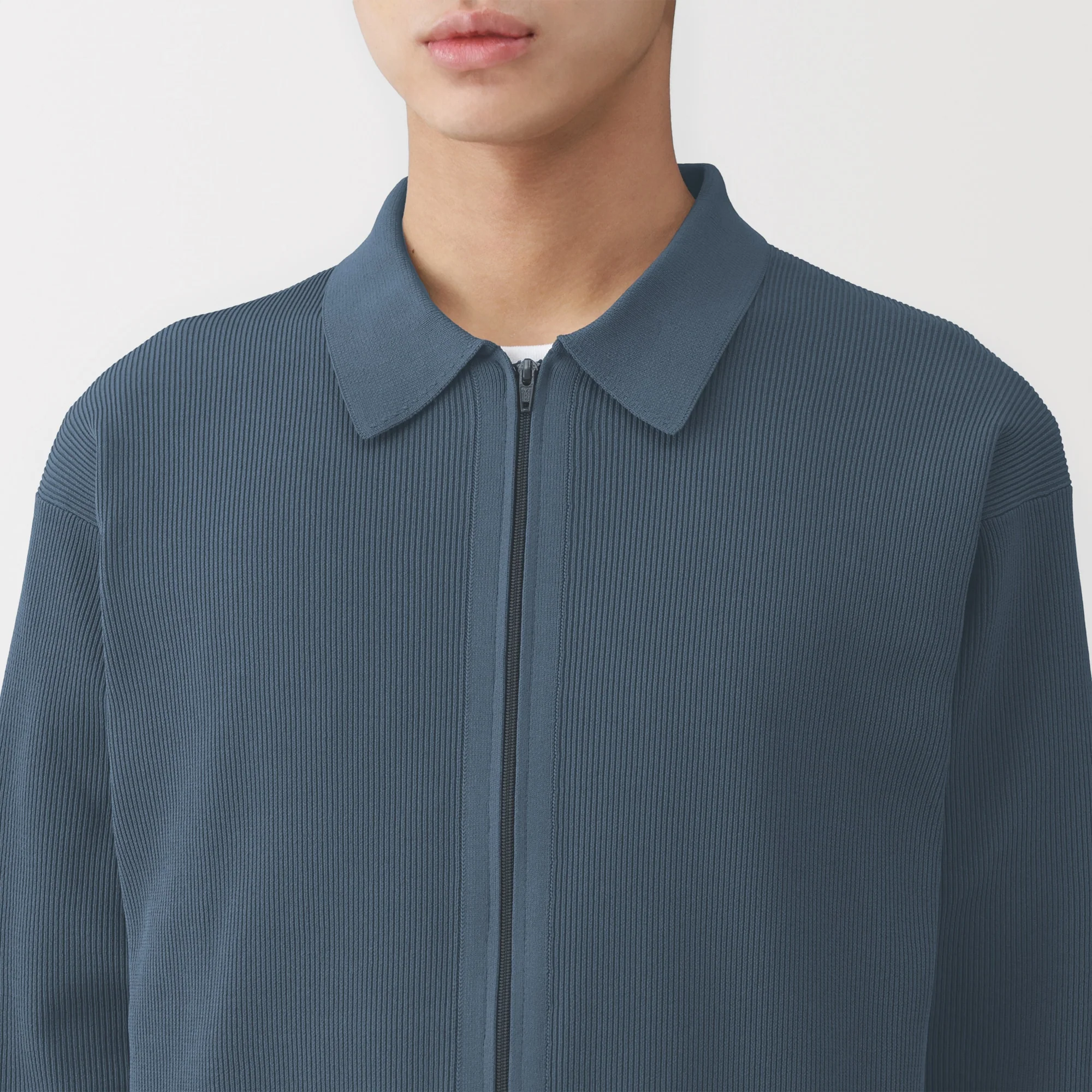 Quick Dry Knit Blouson - Image 15