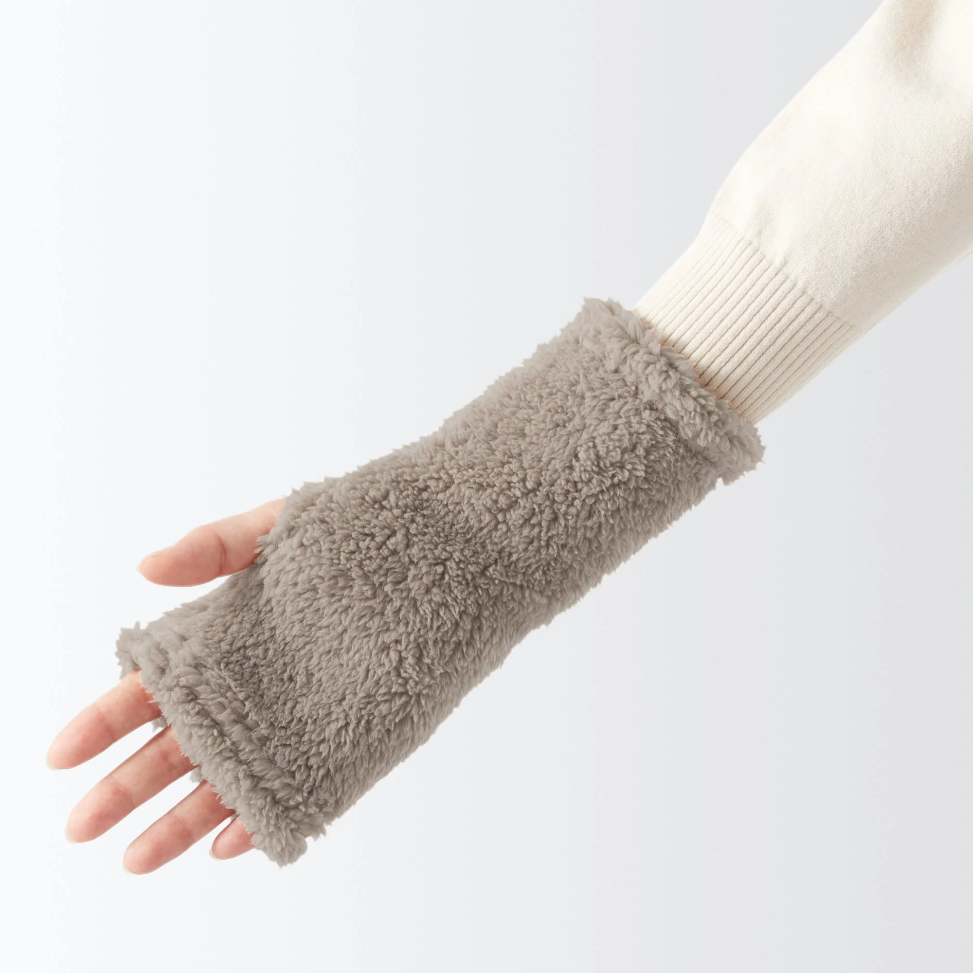 Recycled Polyester Boa Fleece Hand Warmers - Image 15