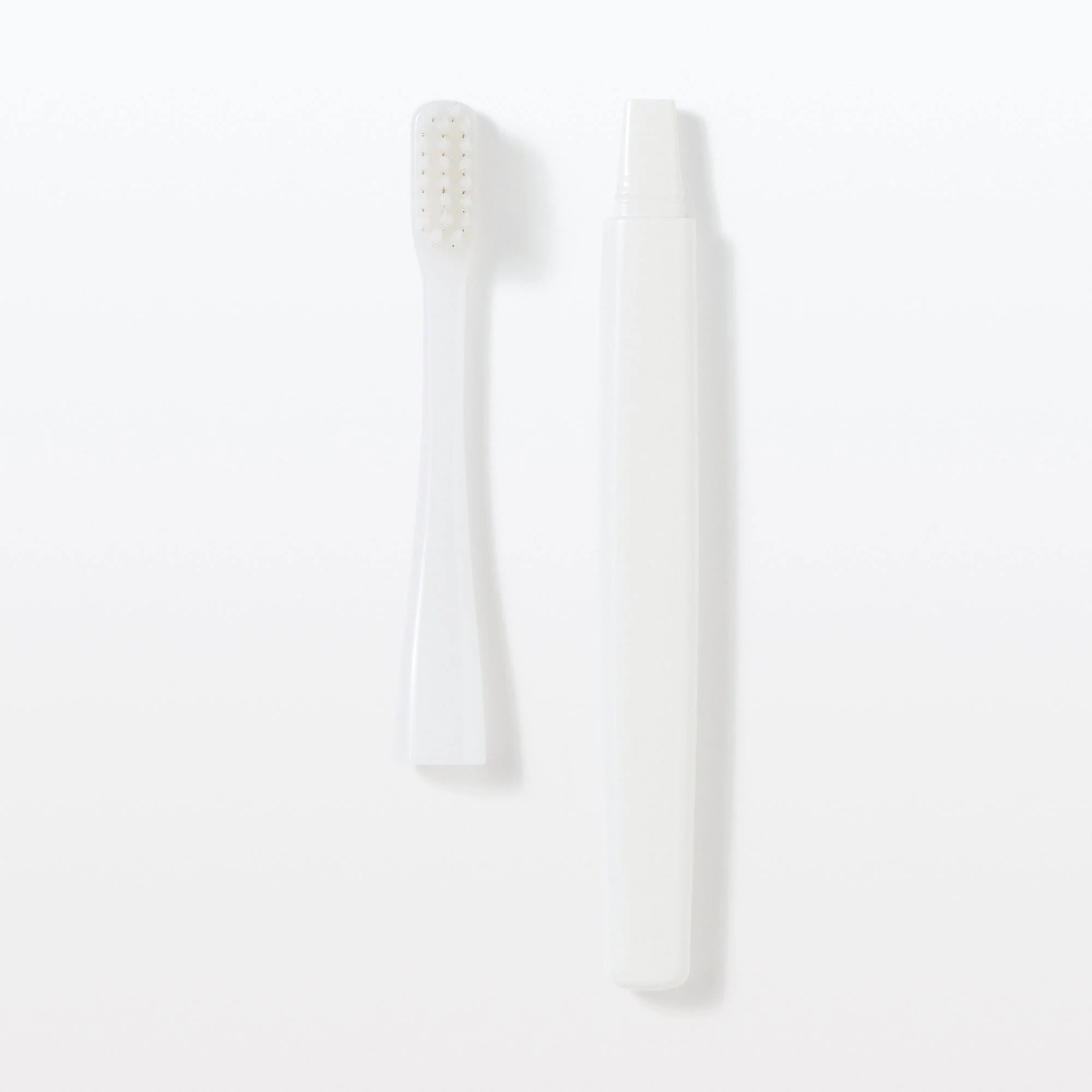 Replaceable Head Soft Toothbrush - White - Image 2