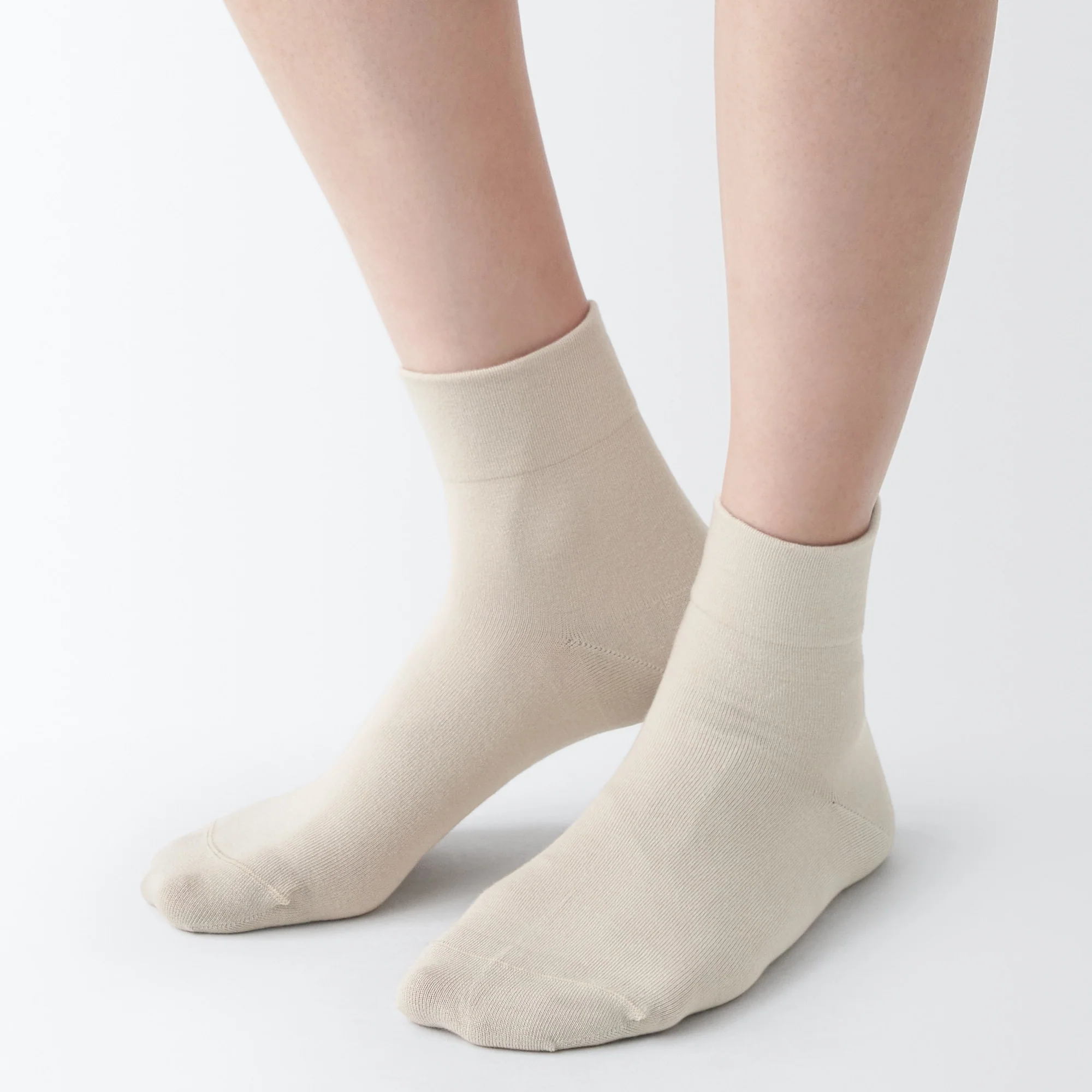 Right Angle Loose Top Short Socks