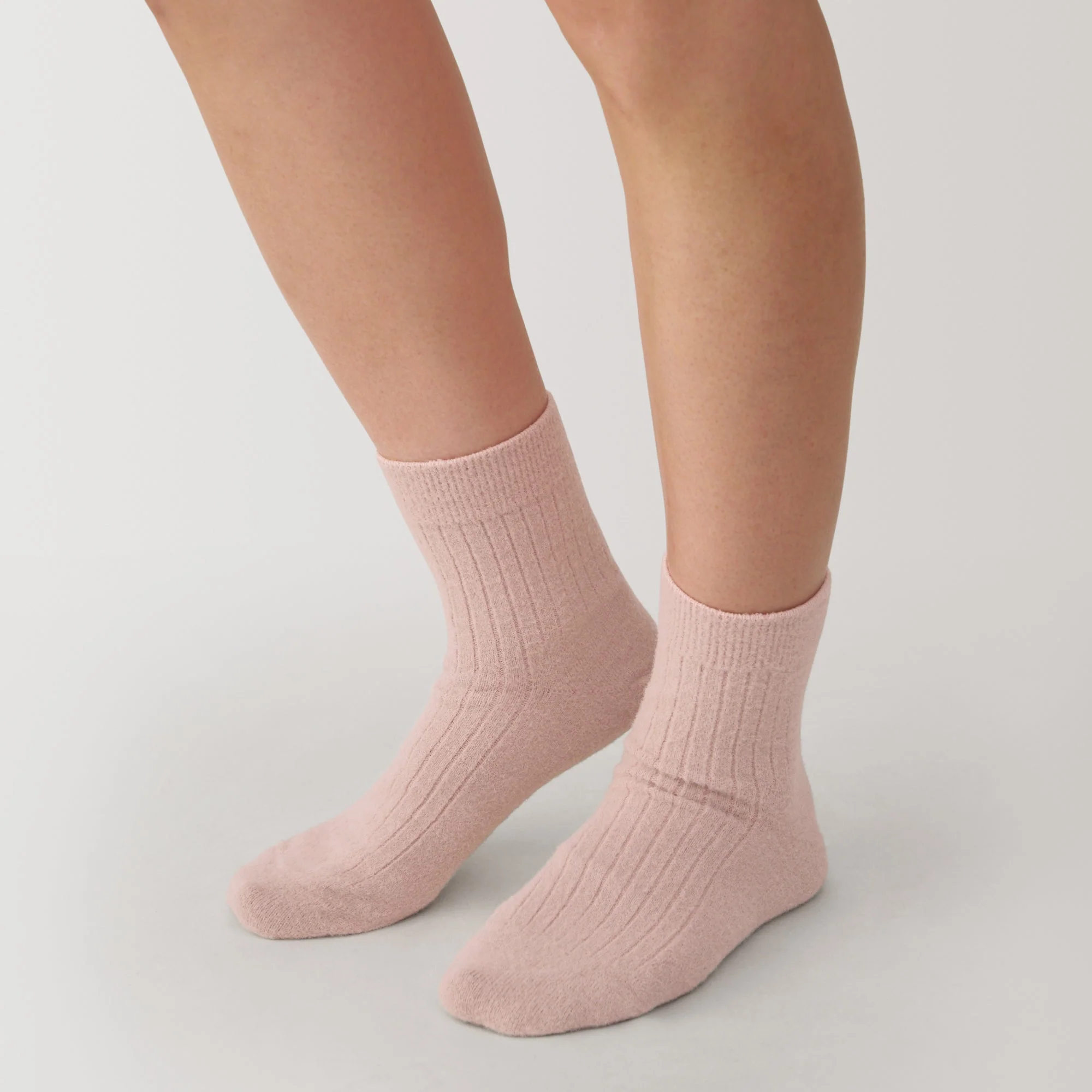 Right Angle Loose Top Short Socks - Image 8