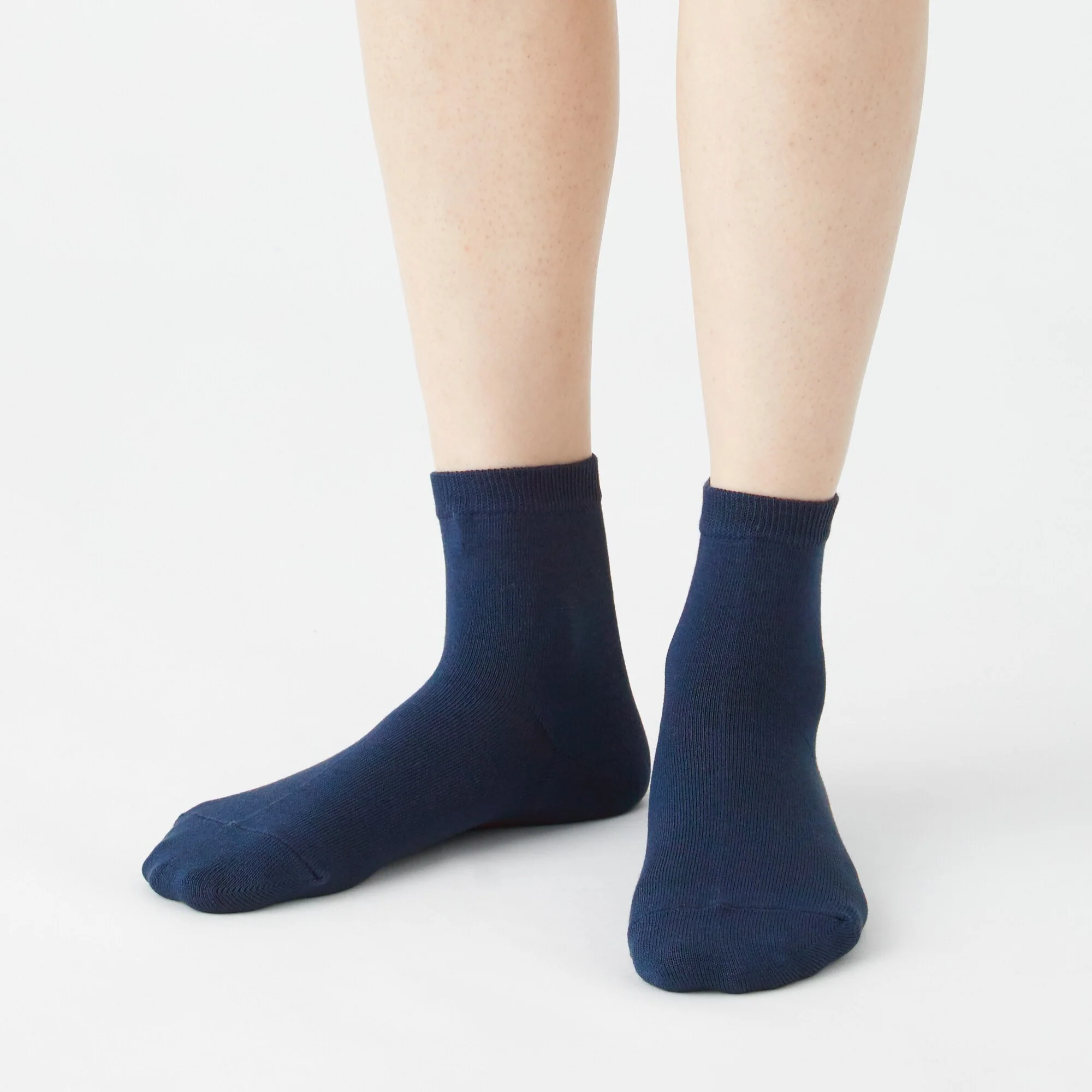 Right Angle Loose Top Short Socks - Image 27