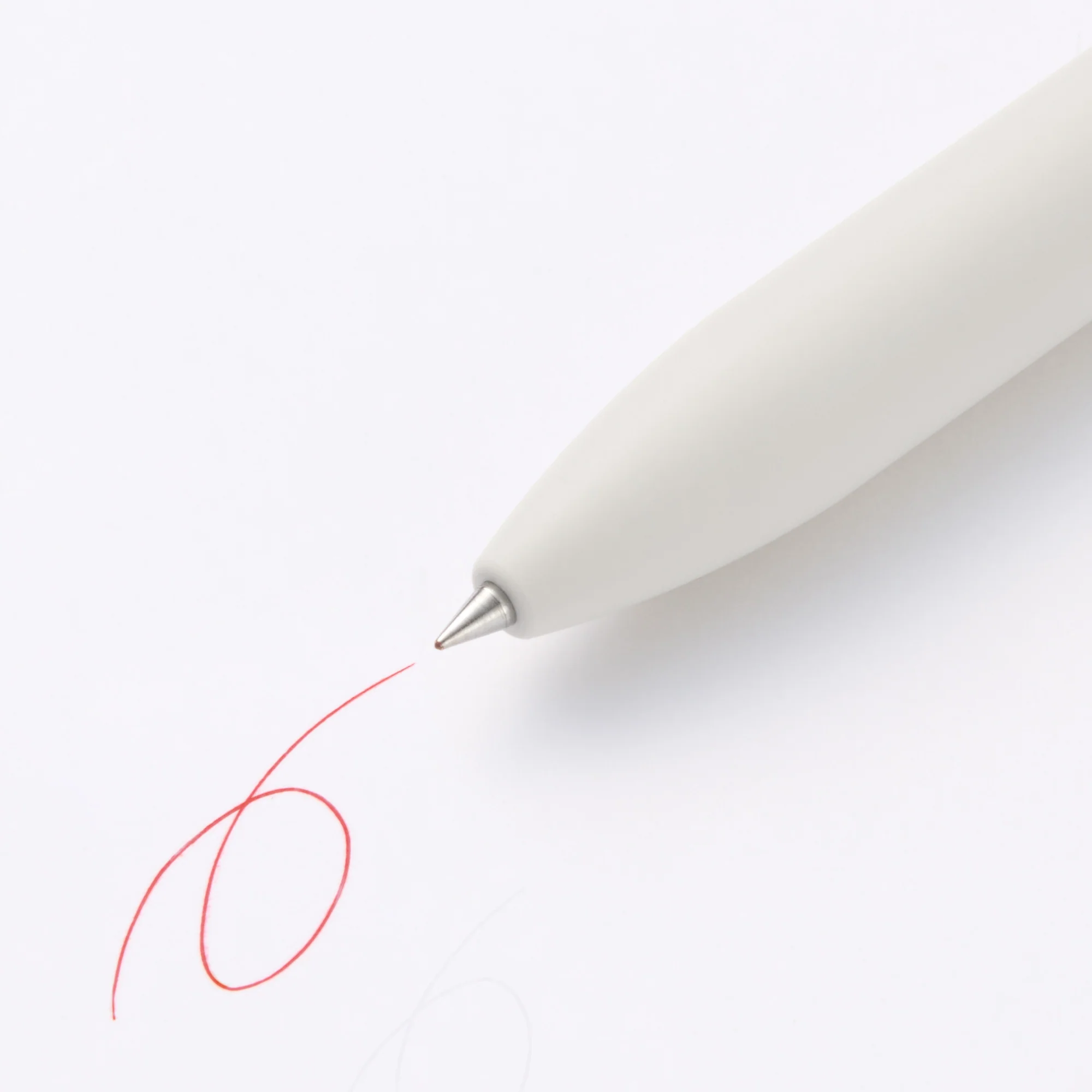 Smooth Oil Ink Ballpoint Pen 0.38 mm - Red - Image 2