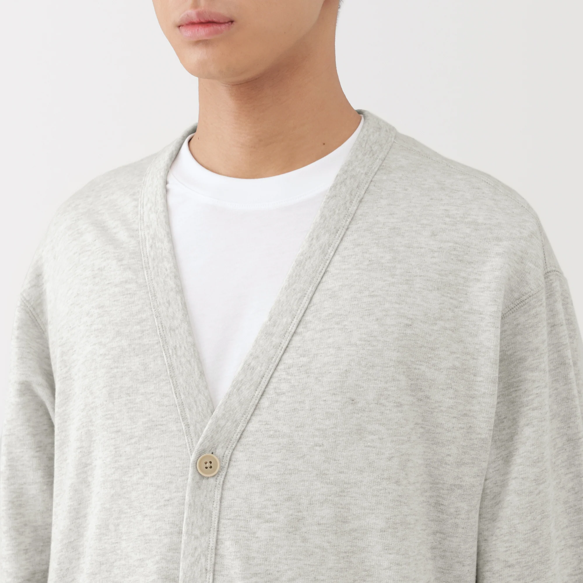 Sweatshirt V-Neck Cardigan - Image 23