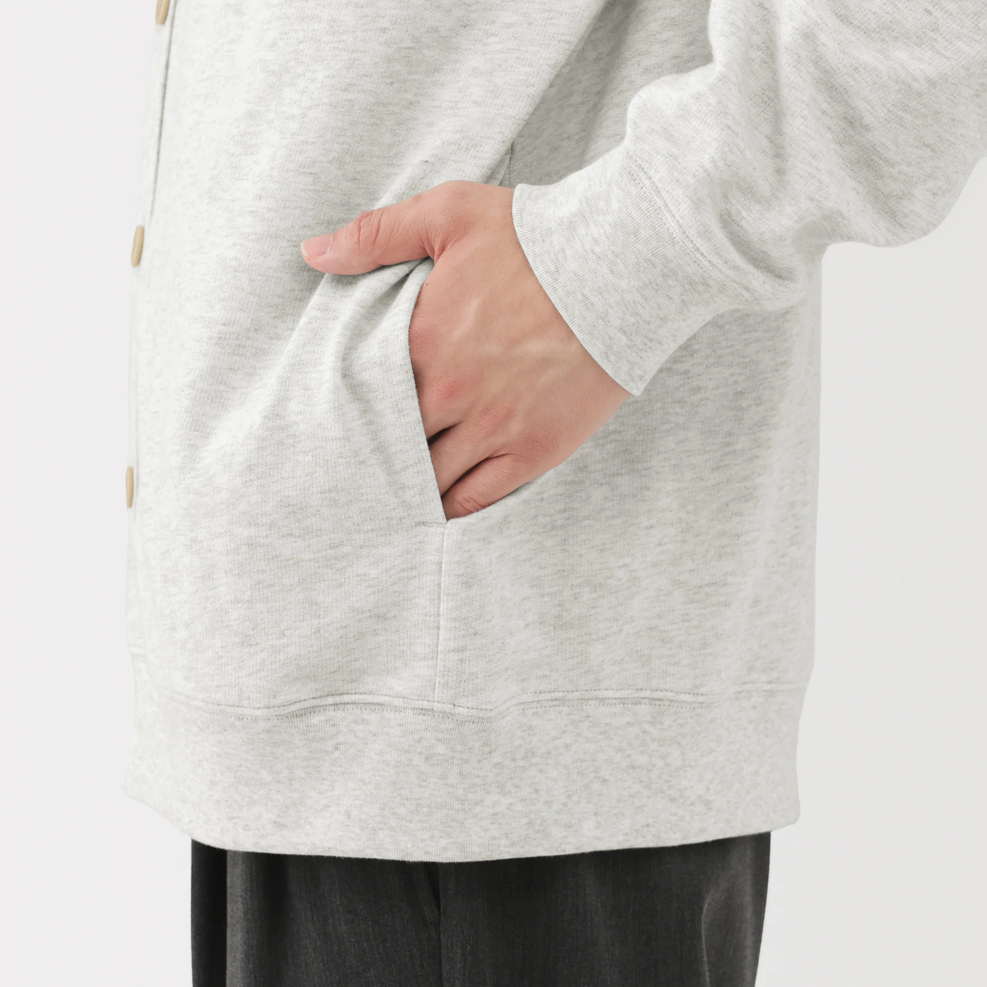 Sweatshirt V-Neck Cardigan - Image 24