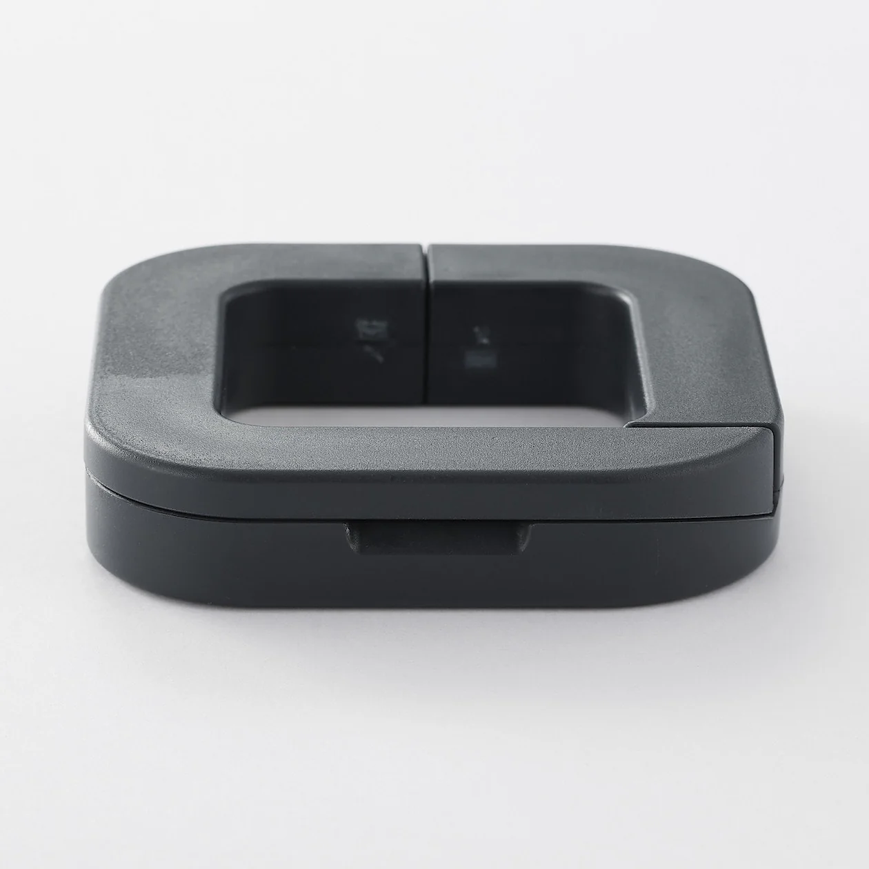 Travel Bag Hanger - Image 14