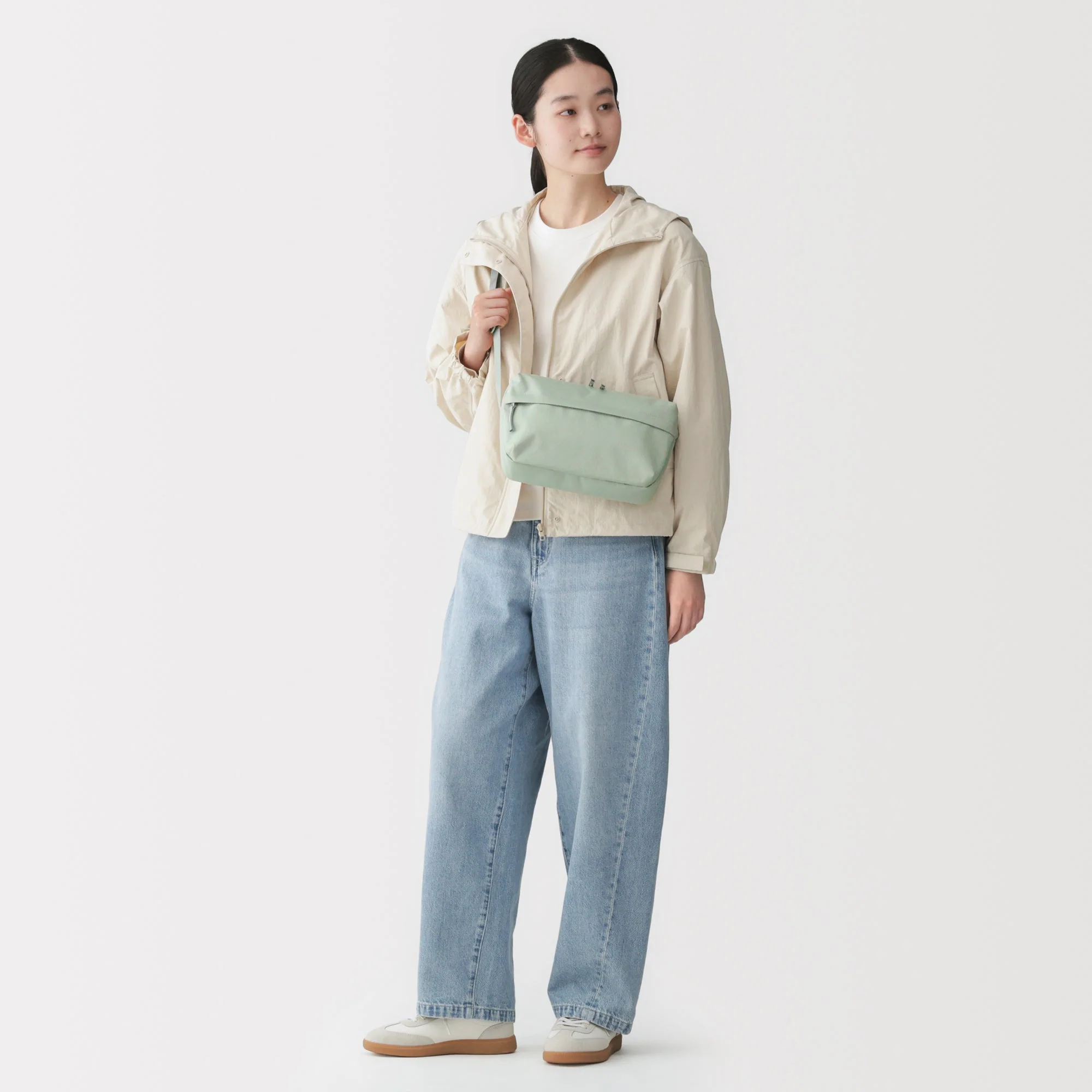 Water Repellent Shoulder Bag - Image 12