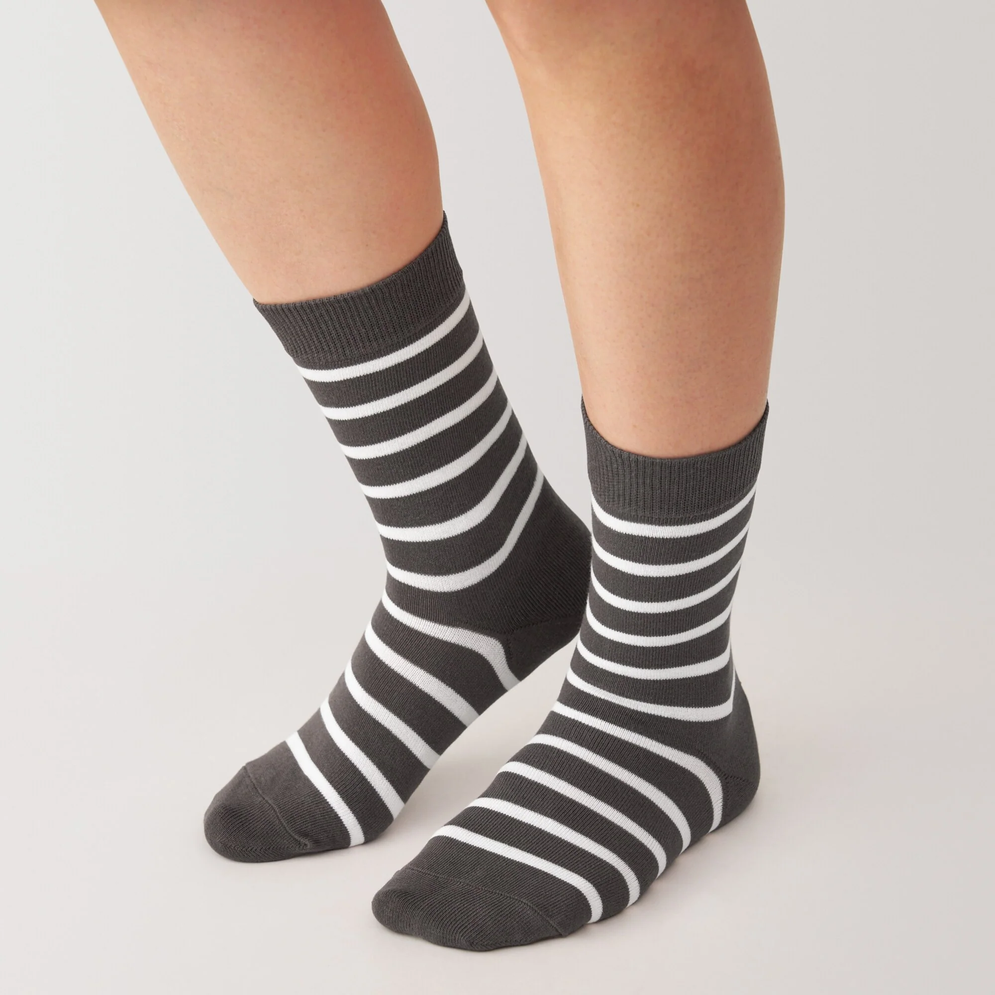 Right Angle 3 Layer Loose Top Socks - Image 9