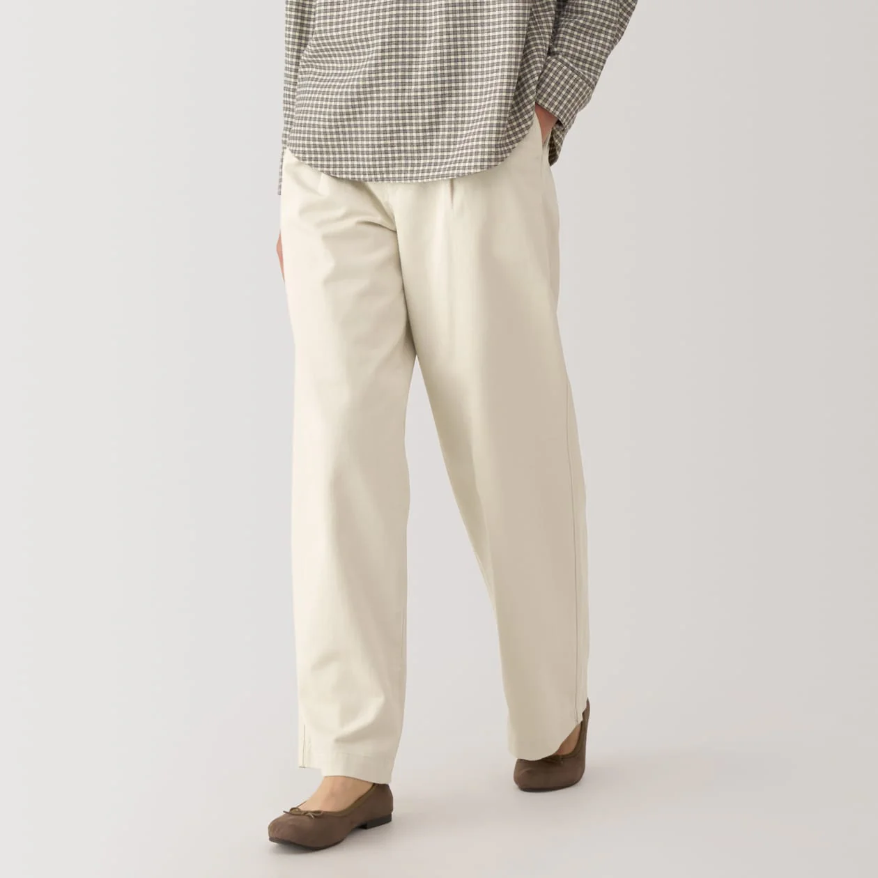 Women's Slub Yarn Chino Darted Wide Pants - Image 21