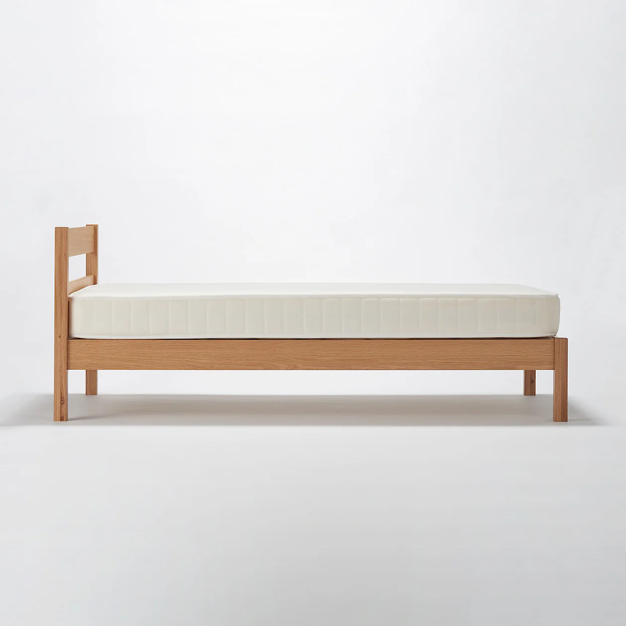 [HD] Wooden Bed - Image 3