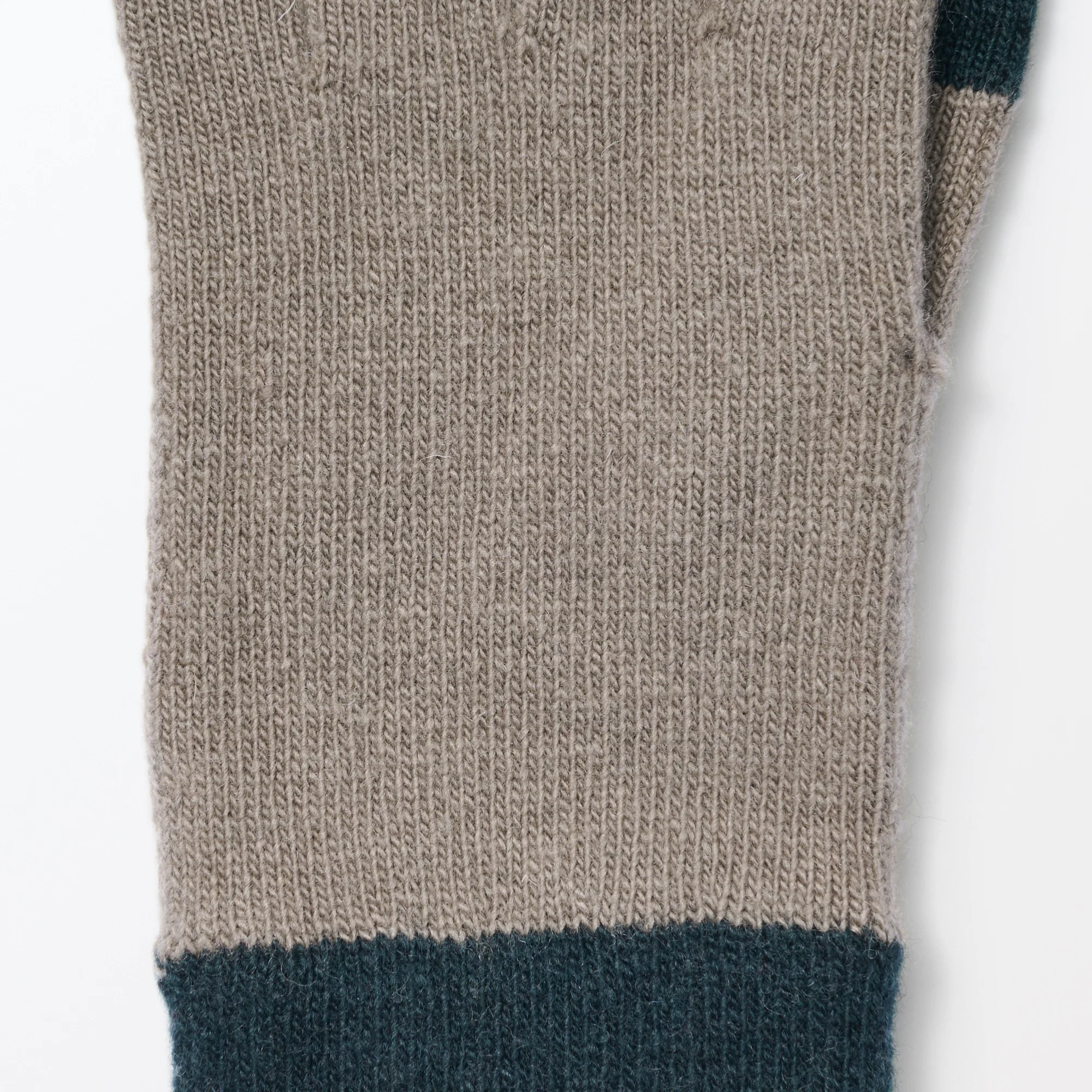 Wool Blend Touchscreen Bicolor Gloves - Image 17